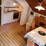 Kraker Aparthotel 3*
