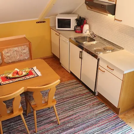 Kraker Aparthotel 3*
